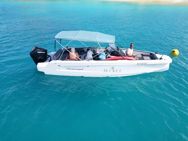 Huur Motorboot met of zonder schipper Axopar in Gustavia