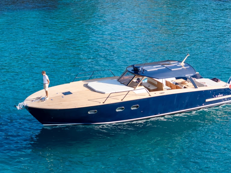 Jachthuur in Port de Cavalaire-sur-Mer - Dubourdieu Picnic Cabin 52XL via SamBoat