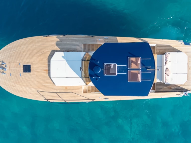 Motorboot te huur in Port de Cavalaire-sur-Mer voor de beste prijs