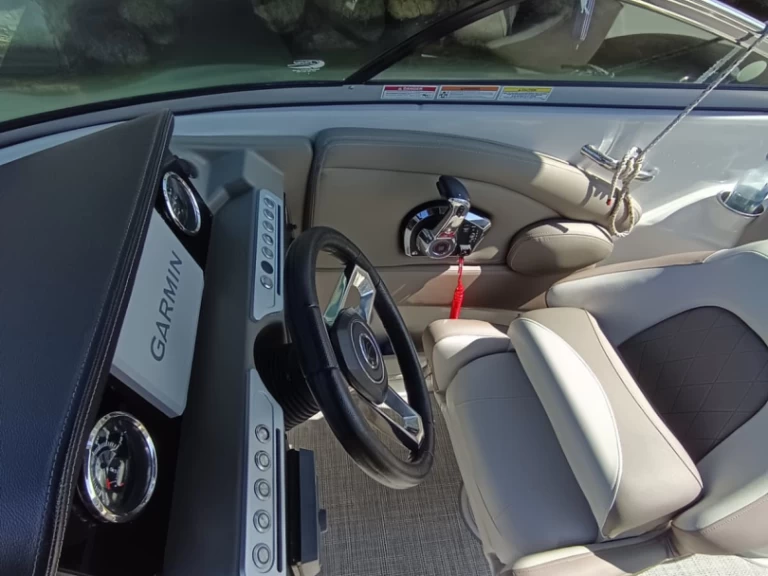 Huur een Crownline E255 in Dénia