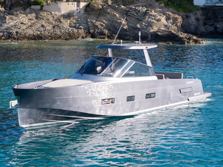 Huur Motorboot met of zonder schipper Med Yacht in Port de Cavalaire-sur-Mer