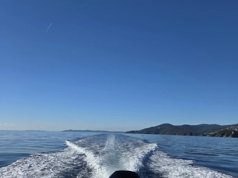 Huur een Sea Water Sea Water Phantom 280 in Port de Cavalaire-sur-Mer