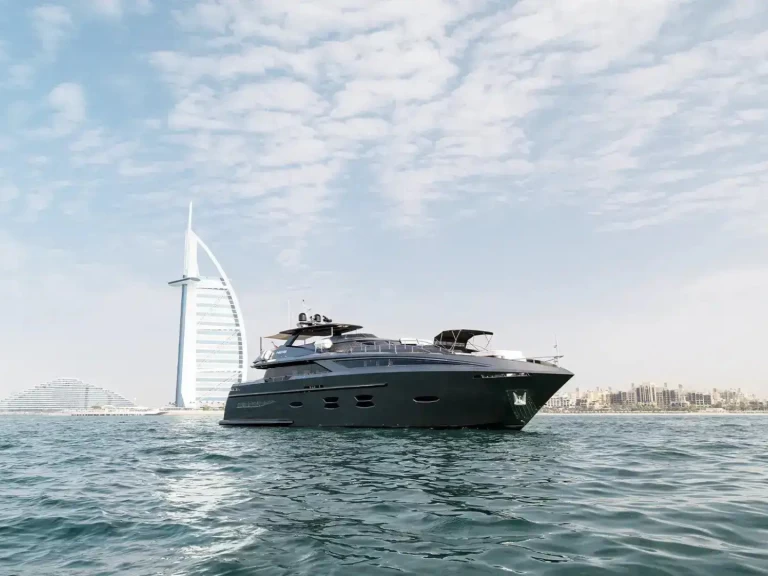 Bootverhuur lOGOS 115 in Dubai Marina via SamBoat