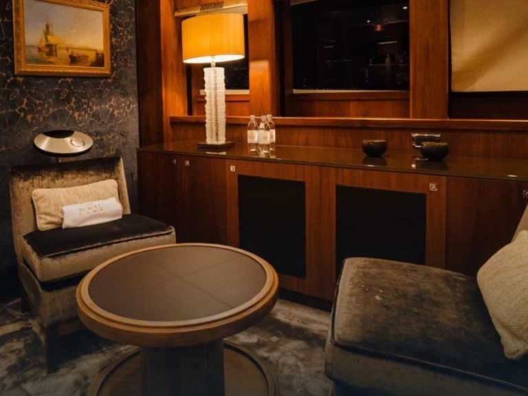 Sunseeker 131 te huur van particulier of professional in Dubai Marina