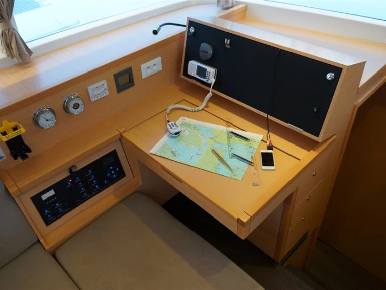 Verhuur Catamaran in Gouviá - Lagoon Lagoon 400 S2[G]