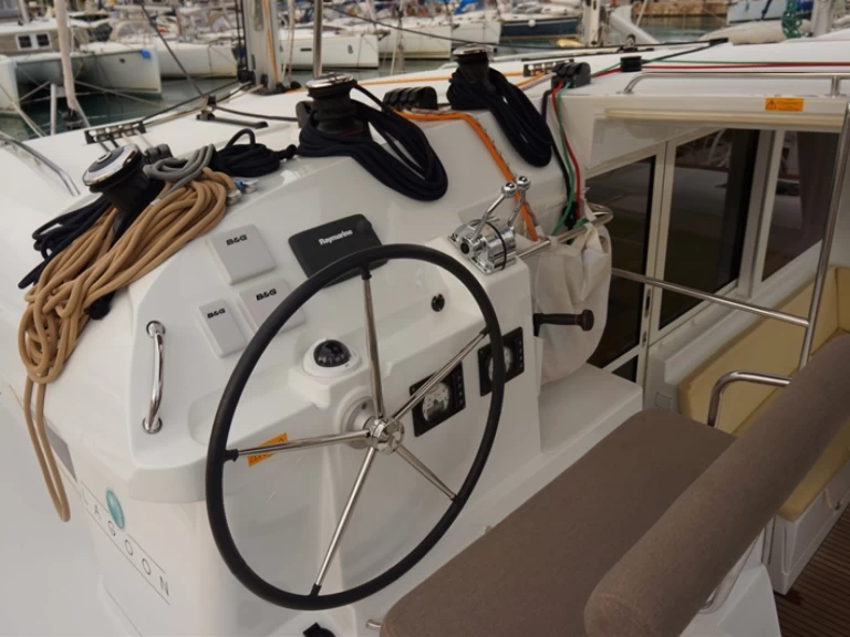 Huur Catamaran met of zonder schipper Lagoon in Gouviá