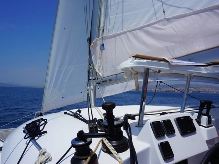 Jachthuur in Gouviá - Lagoon Lagoon 380 S2[G] via SamBoat