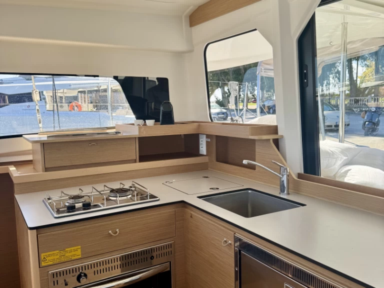 Verhuur Catamaran Excess met vaarbewijs