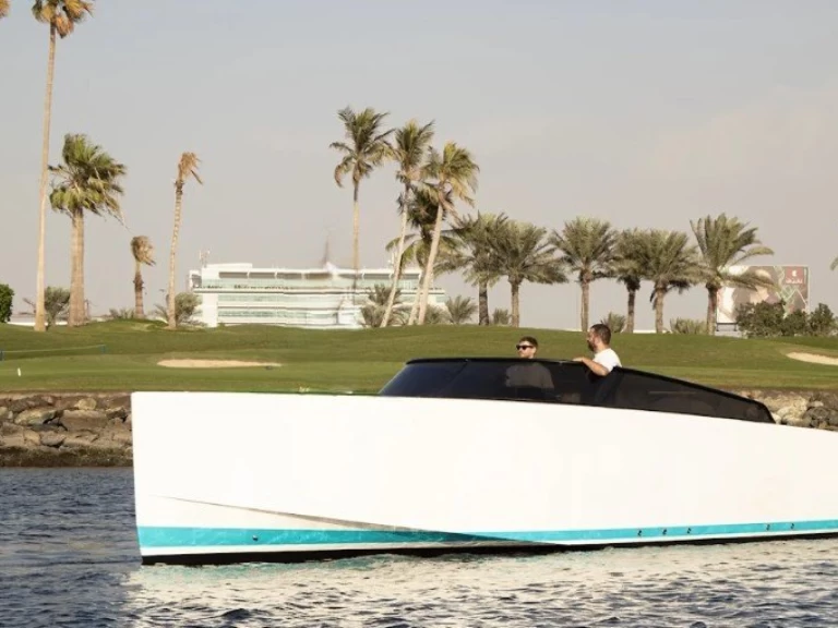 Huur Jacht met of zonder schipper VanDutch in Dubai Marina