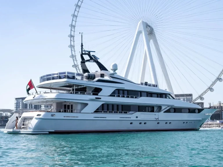 Benetti 164 te huur van particulier of professional in Dubai Marina