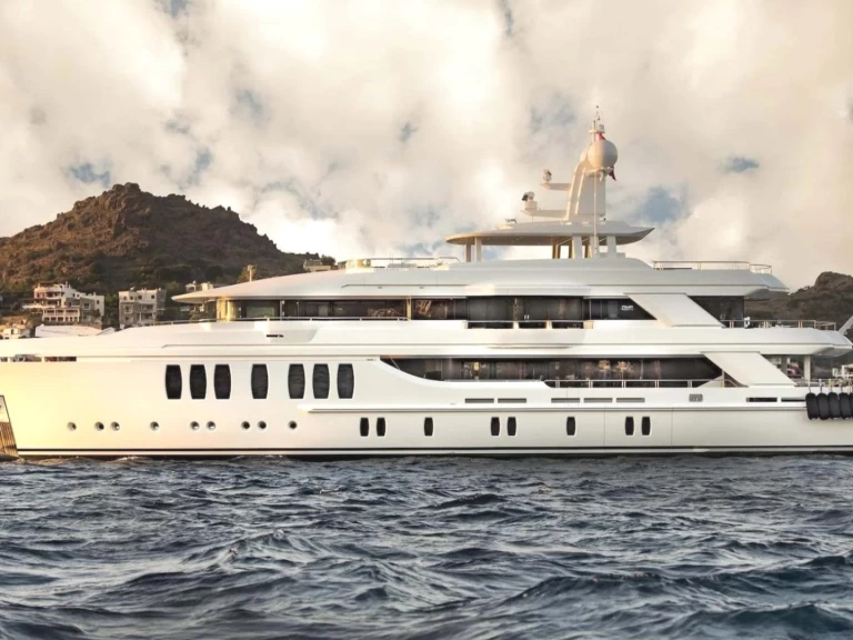 Benetti 164 te huur van particulier of professional in Dubai Marina