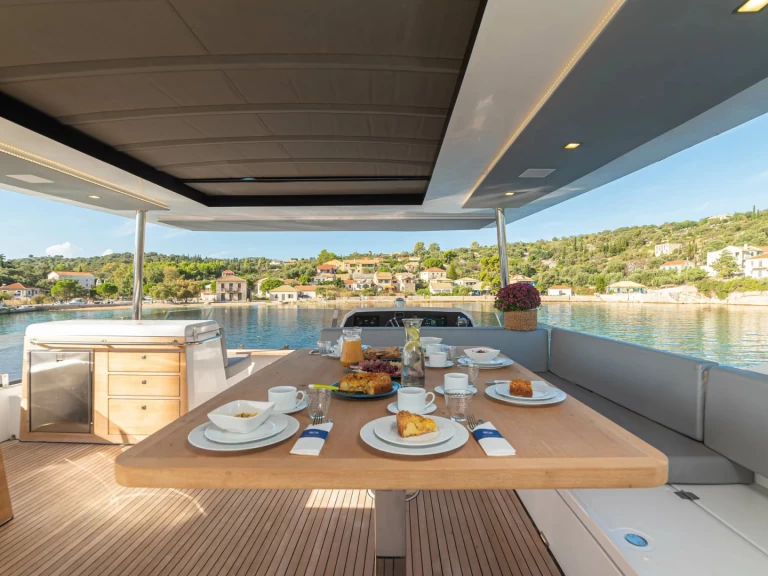 Jachthuur in Álimos - Aventura Aventura 50 - 4 + 1 cab. via SamBoat