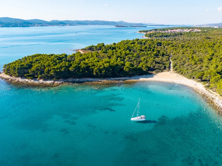 Zeilboot te huur in Biograd na Moru voor de beste prijs