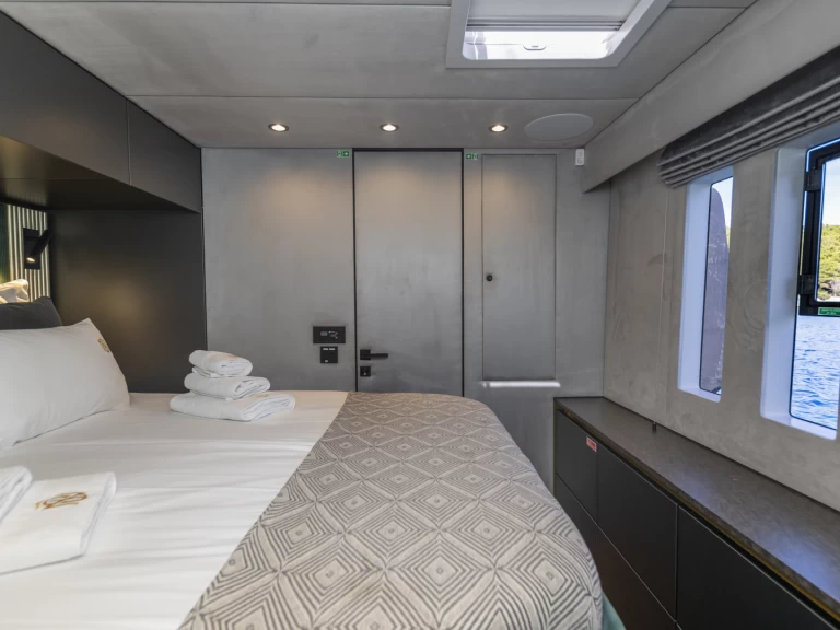 Verhuur Catamaran Sunreef met vaarbewijs