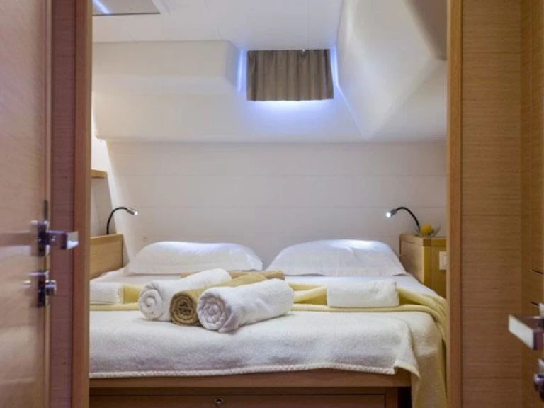 Bootverhuur Lagoon Lagoon 450 F in Vlychada via SamBoat