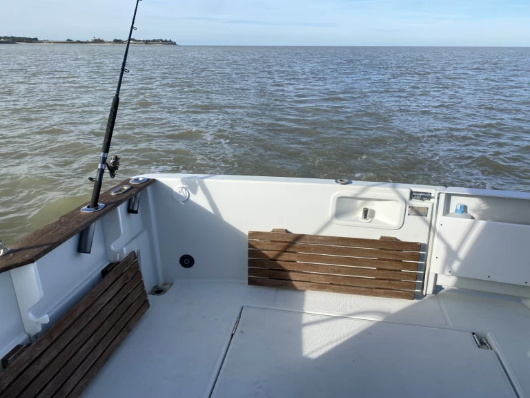Verhuur Motorboot Jeanneau met vaarbewijs