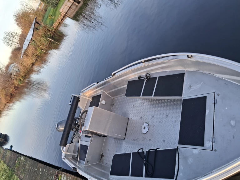 Bootverhuur qwest R450 in Vinkeveen via SamBoat