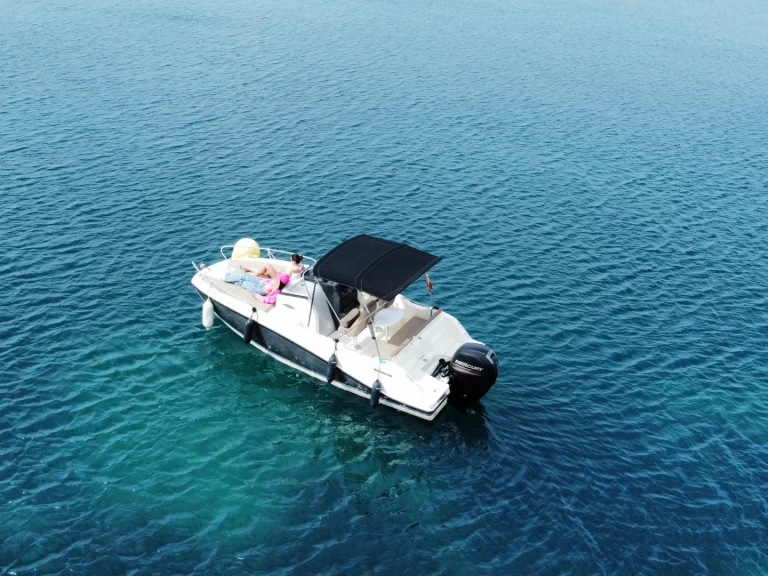 Quicksilver Activ 605 Sundeck te huur van particulier of professional in Calp / Calpe
