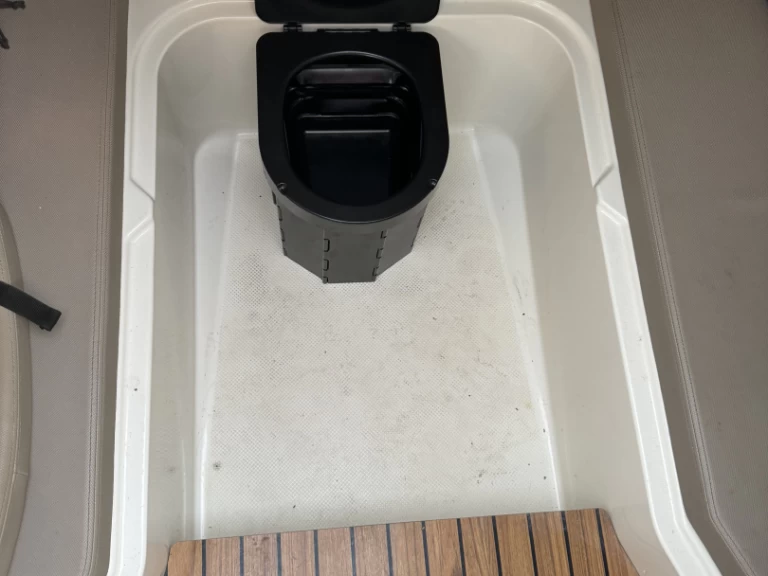 Bootverhuur Calp / Calpe goedkoop Activ 605 Sundeck