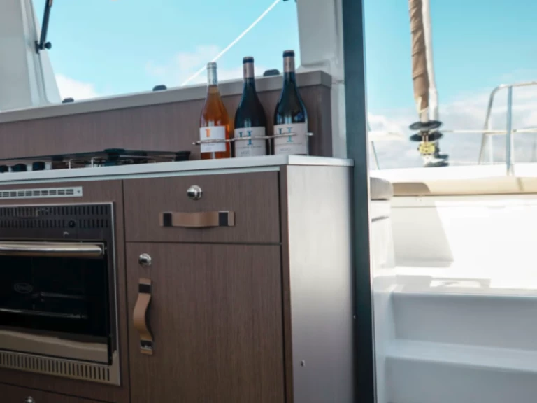 Catamaran te huur in Ajaccio voor de beste prijs