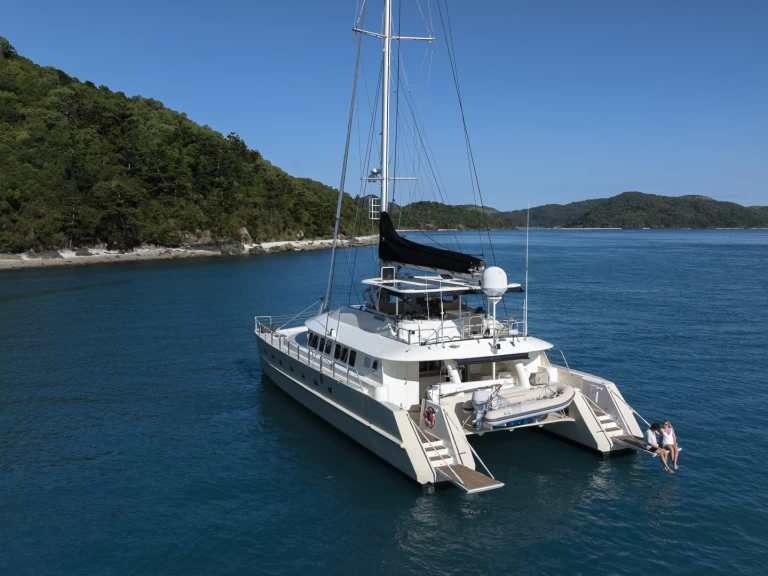 Huur Catamaran met of zonder schipper suncost in Airlie Beach