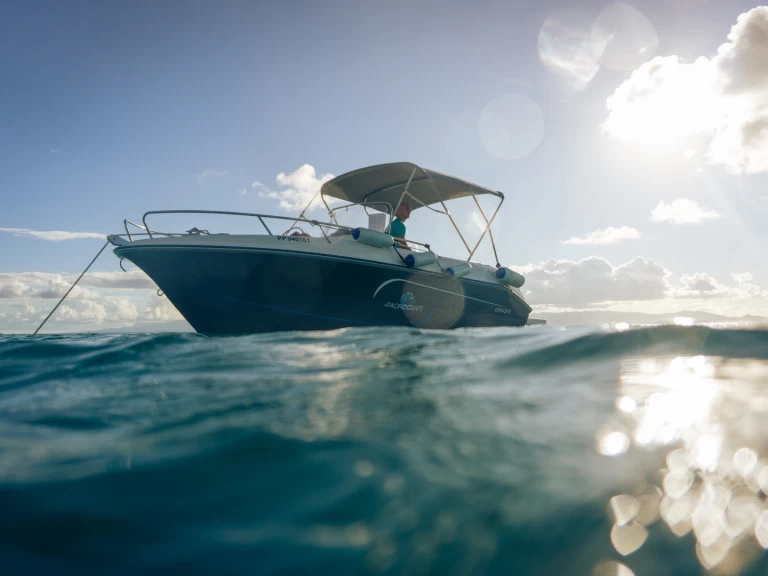 Verhuur Motorboot Pacific Craft met vaarbewijs