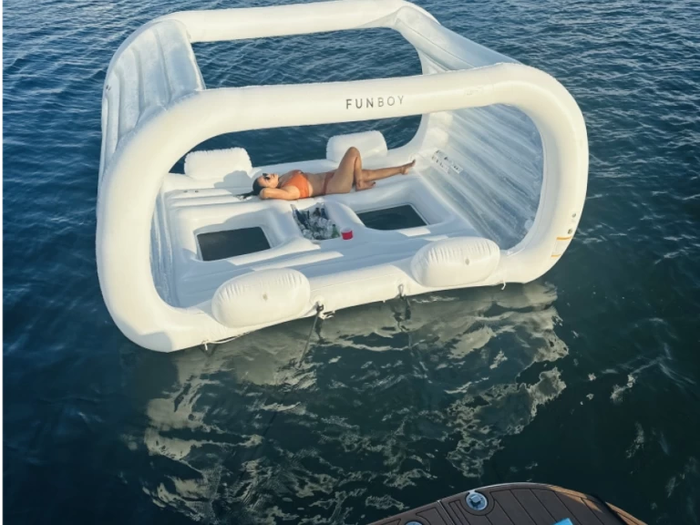 Bootverhuur Sea Ray 450 express bridge in West Palm Beach via SamBoat