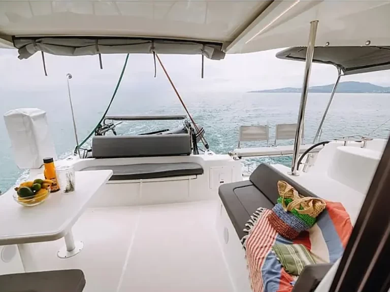 Bootverhuur Nikiána goedkoop Excess 11