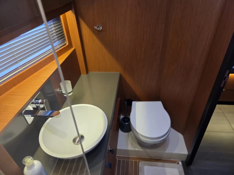 Bootverhuur Bénéteau Oceanis Yacht 62 in Kaštela via SamBoat