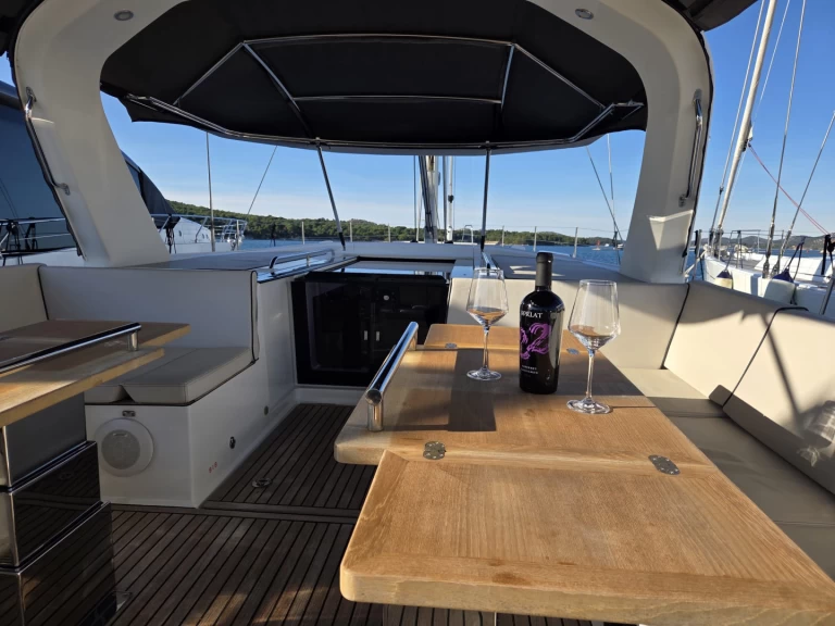Huur Zeilboot met of zonder schipper Bénéteau in Kaštela