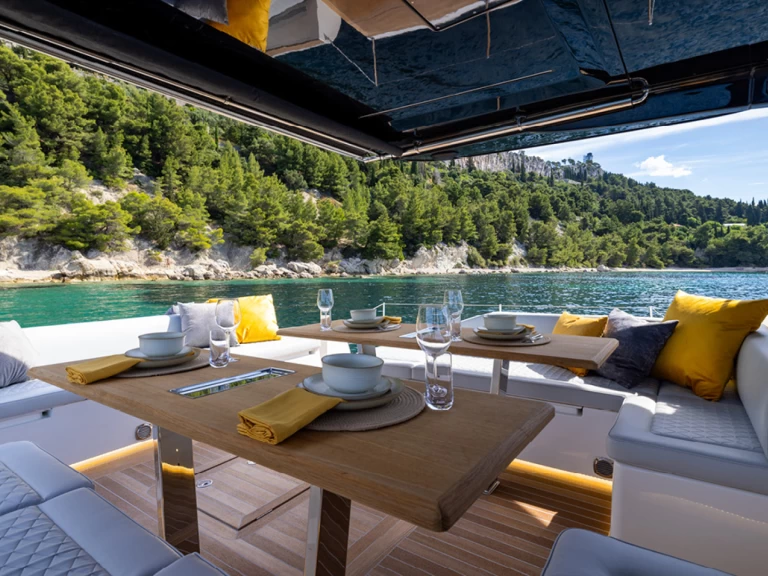 Huur Motorboot met of zonder schipper Solaris Power in Frankrijk