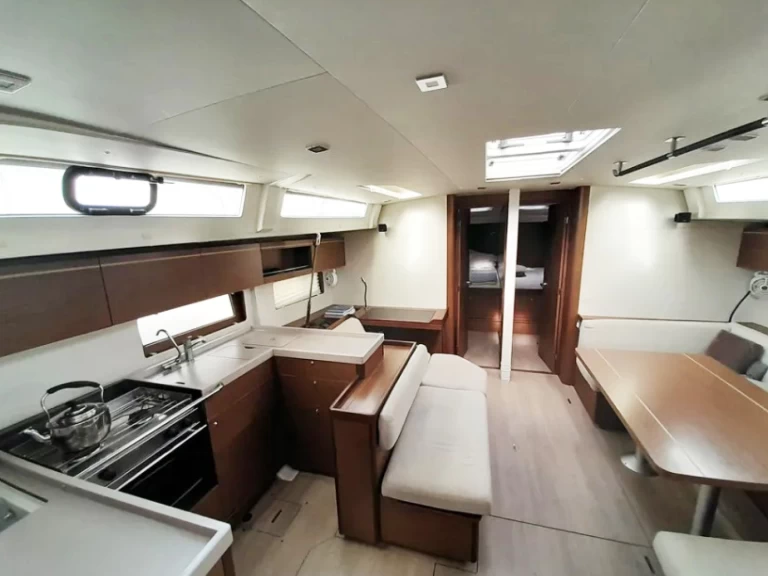 Huur Zeilboot met of zonder schipper Bénéteau in Athene