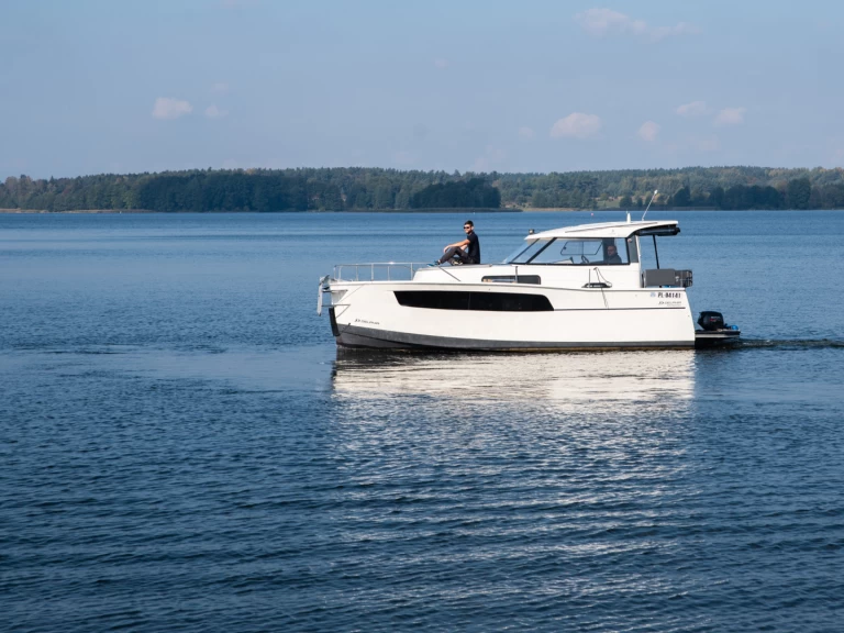 Jachthuur in Ogonki - nautika 830 via SamBoat