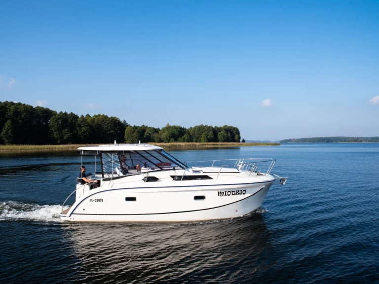 Bootverhuur Ogonki goedkoop 860