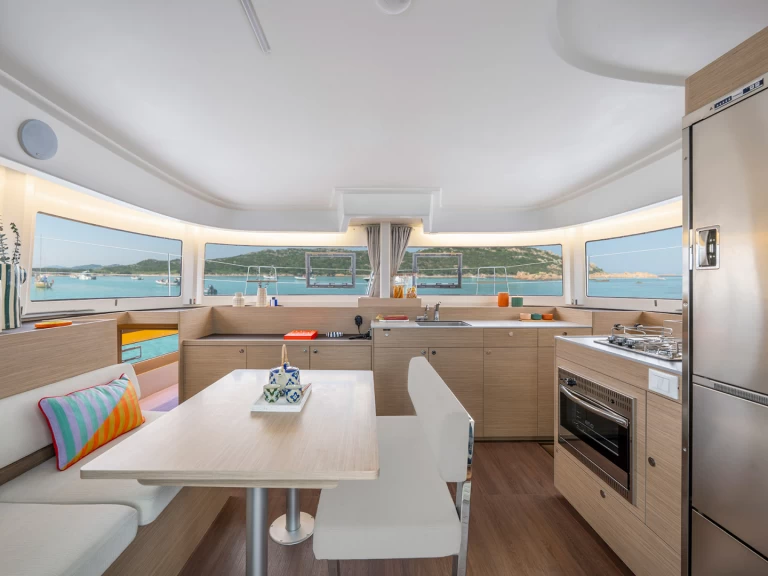 Verhuur Catamaran Lagoon met vaarbewijs