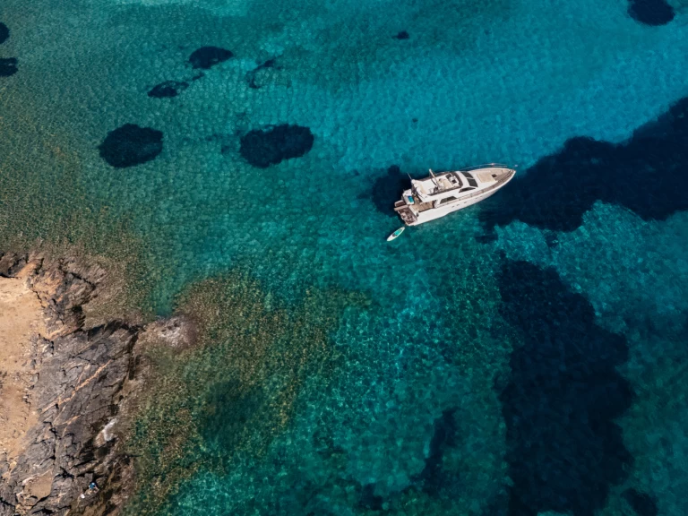 Huur Motorboot met of zonder schipper Ferretti in Agios Nikolaos