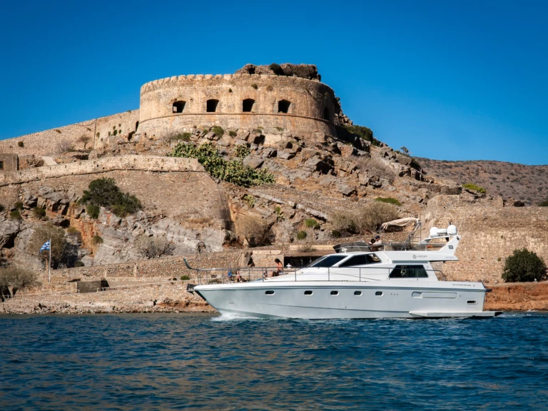 Bootverhuur Ferretti Altura 52 S in Agios Nikolaos via SamBoat