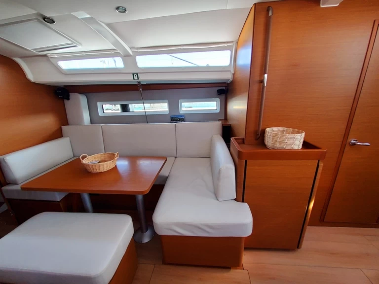 Verhuur Zeilboot in Rhodes (City) - Jeanneau Sun Odyssey 440