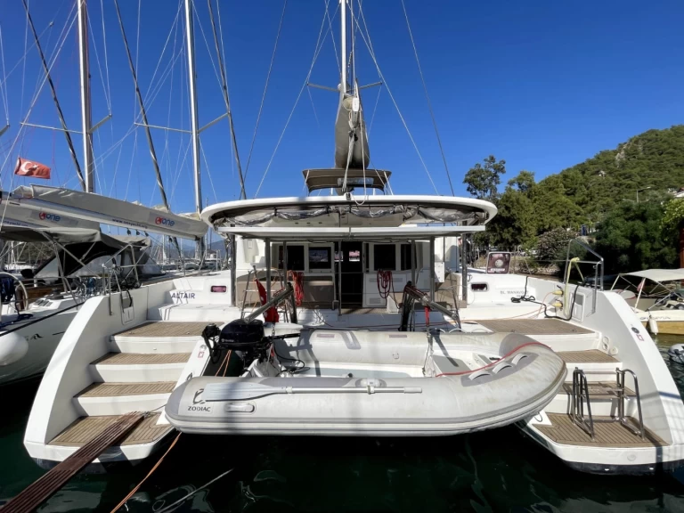 Lagoon Lagoon 450 F te huur van particulier of professional in Álimos