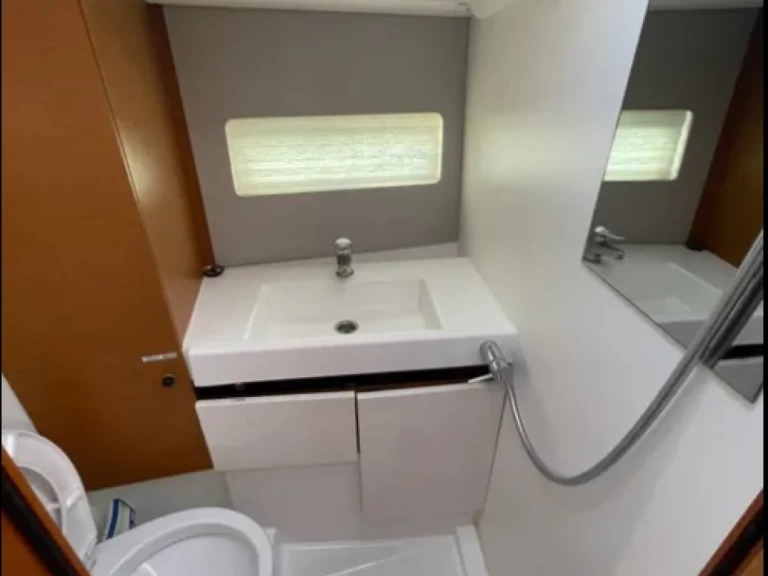 Huur een Jeanneau Sun Odyssey 490 in Álimos