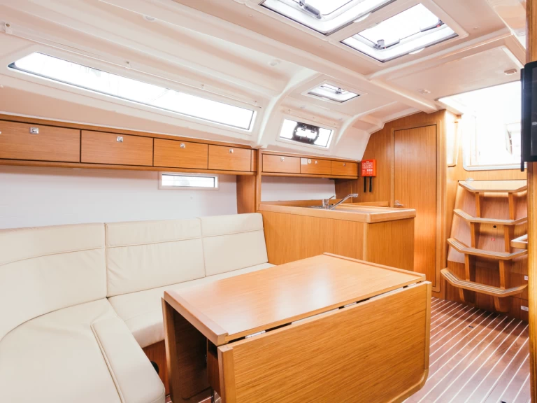 Huur een Bavaria Cruiser 37 in Lemmer