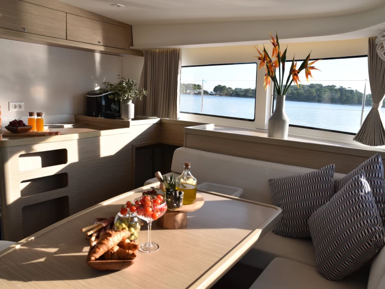 Bootverhuur Lagoon Lagoon 42 in Split via SamBoat