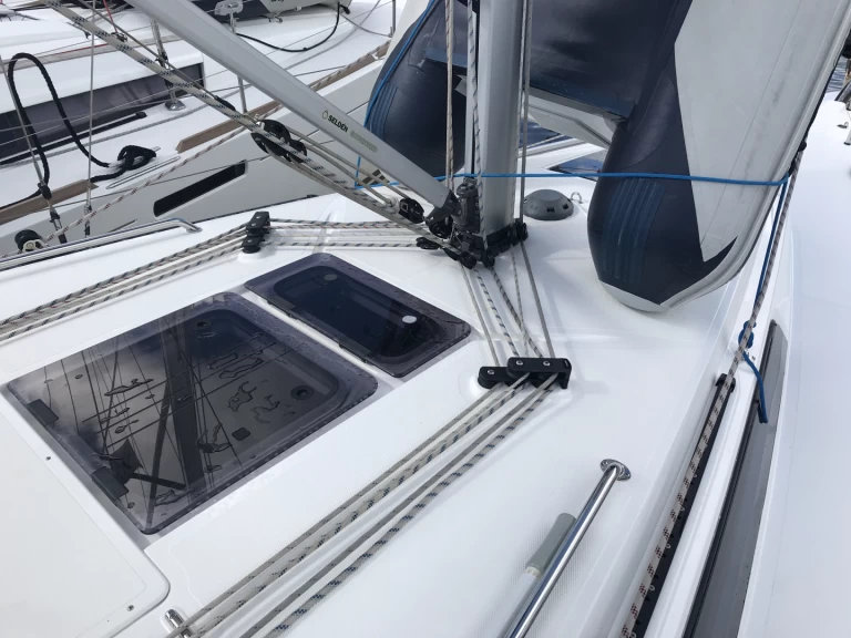 Bootverhuur Cugnana Verde goedkoop Bavaria Cr 34