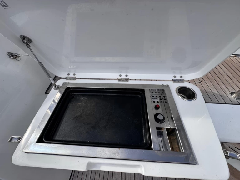 Huur een Lagoon Lagoon 55 in Antigua