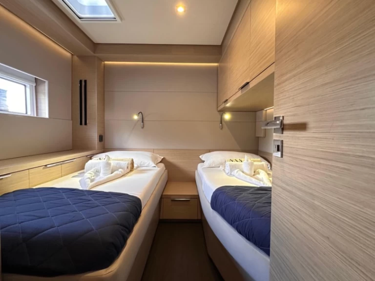 Verhuur Catamaran Lagoon met vaarbewijs