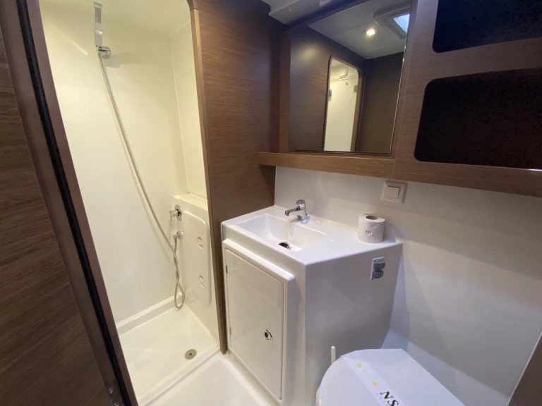 Verhuur Catamaran Lagoon met vaarbewijs