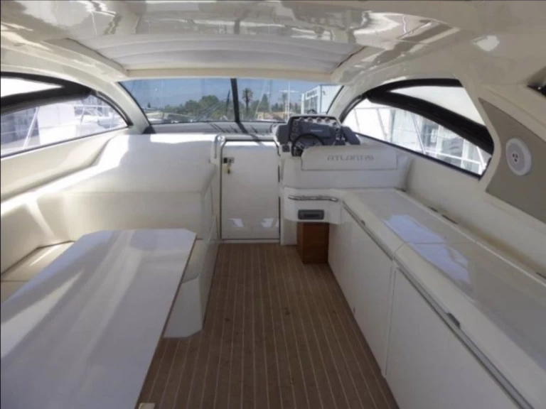 Verhuur Motorboot Azimut met vaarbewijs