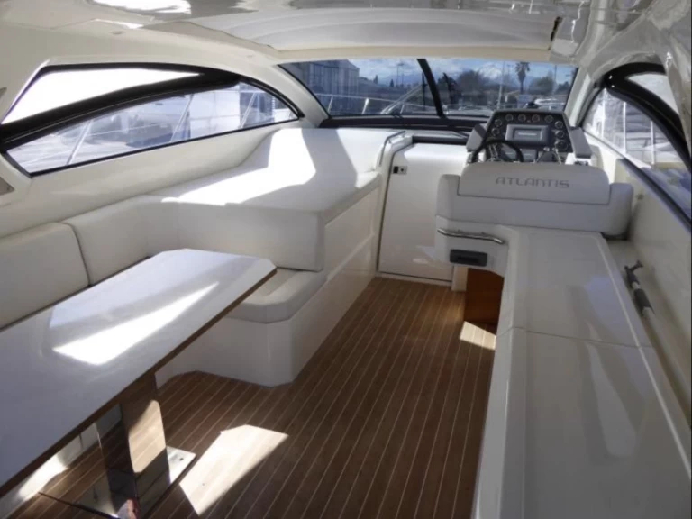 Azimut Atlantis 48 te huur van particulier of professional in Port de Saint Tropez