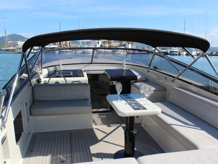 Verhuur Motorboot VanDutch met vaarbewijs