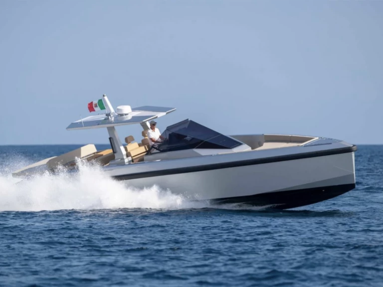 Bootverhuur WALLY YACHTS 48 in Port de Saint Tropez via SamBoat